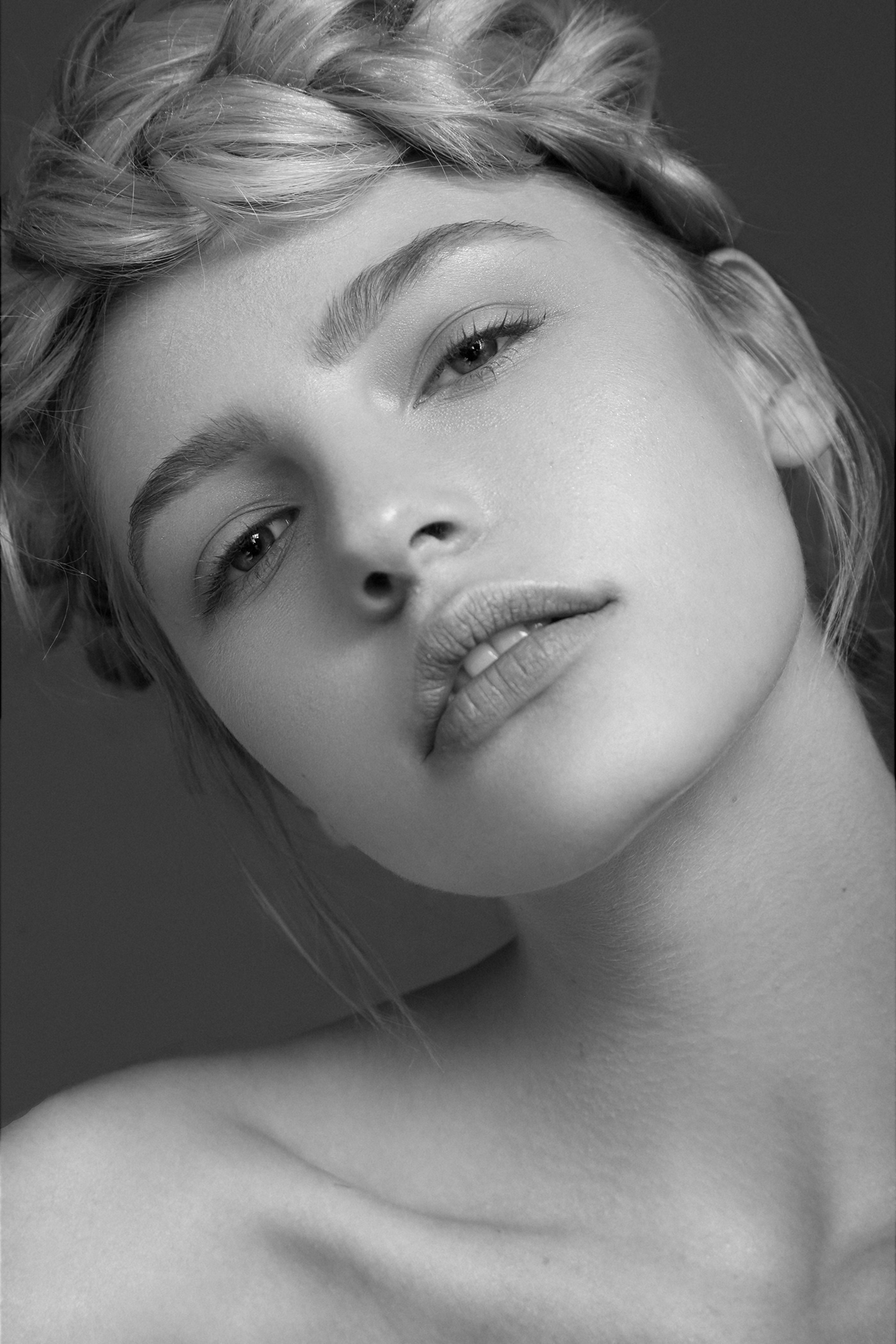 models beauty portrait studio White pink Black&white photo Paris photographe photographer edito Fashion 