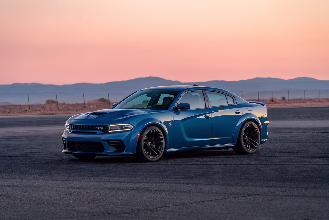 dodge srt hellcat widebody charger muscle car 707hp