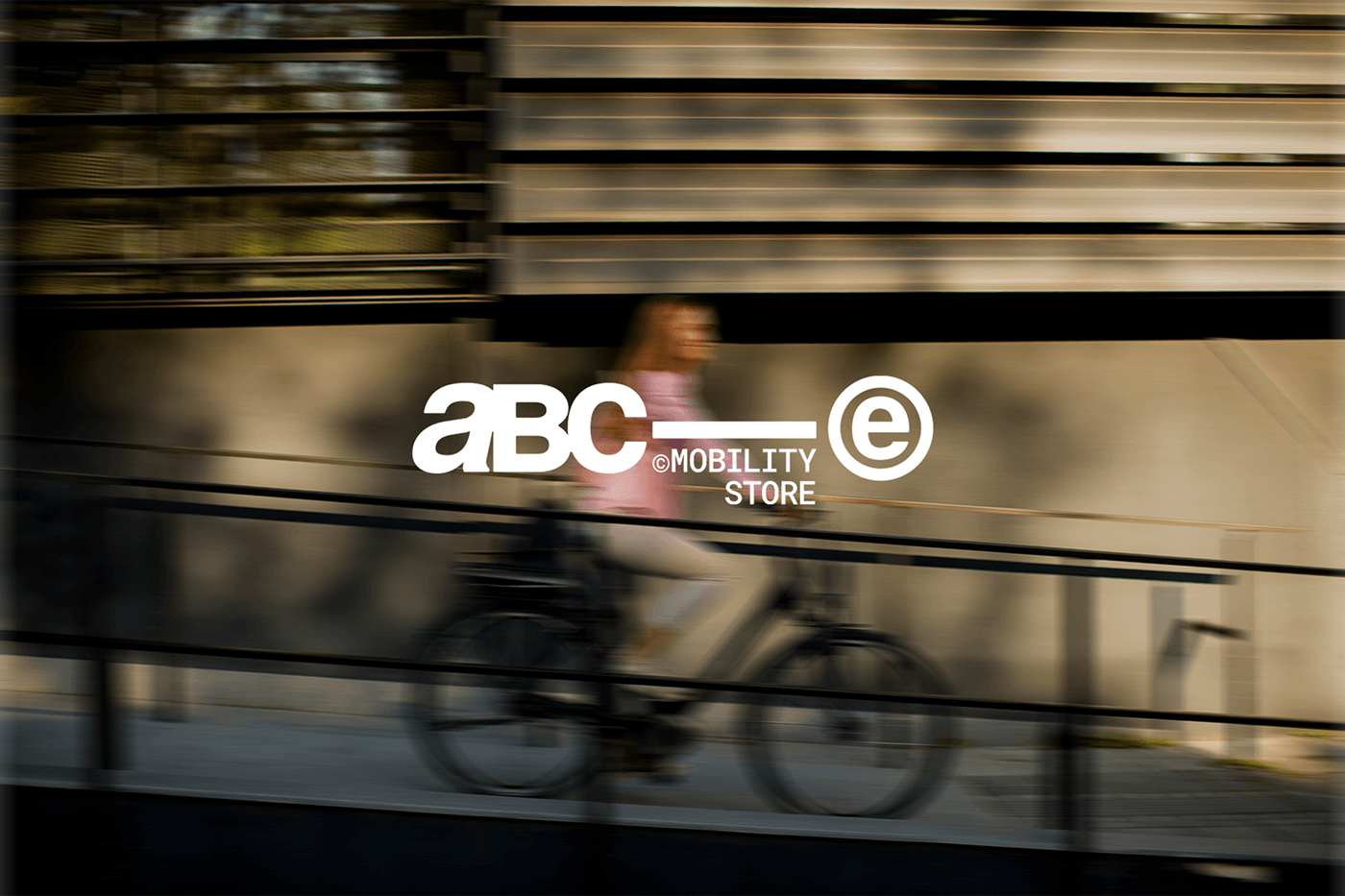 brand identity Logotype visual identity art direction  store mobility Bike Scooter city Technology