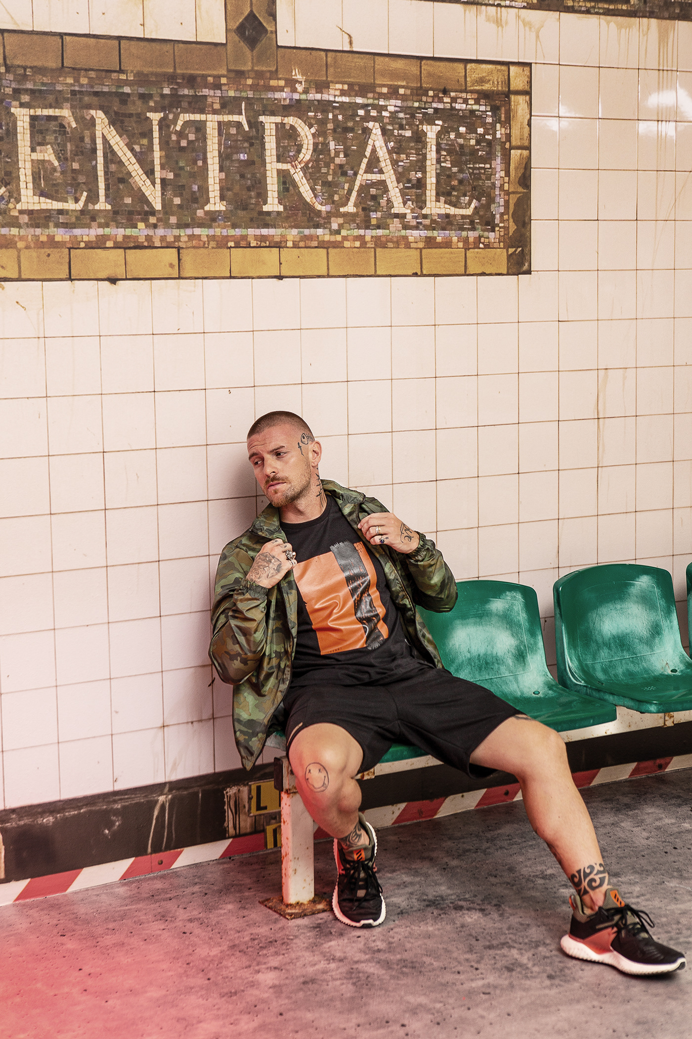 editorial Fashion  man men newyork studio subway undergrond  winter
