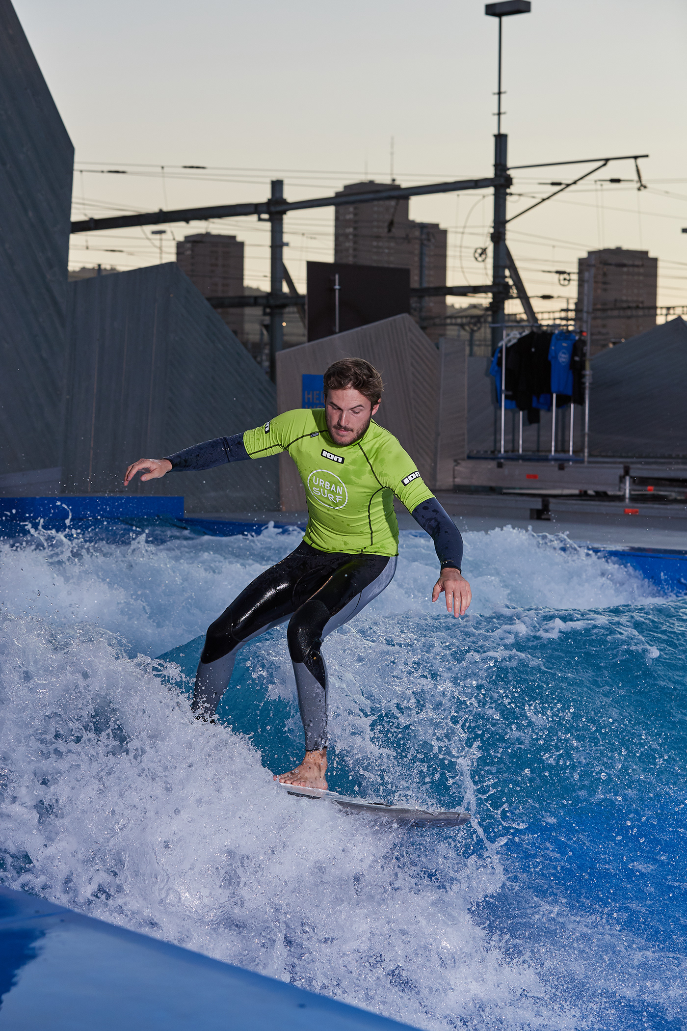 sportphotography surfing watersport Canon Urbanwave cityscape Photography  profoto Freezemodus