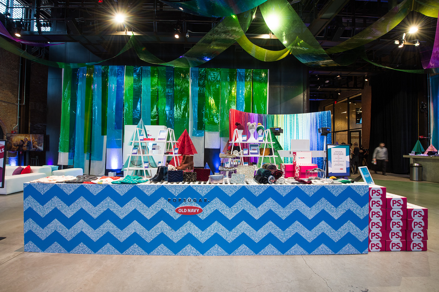 PopSugar old navy experiential marketing marketing   design Experiential design Brand Design Holiday Brooklyn new york city