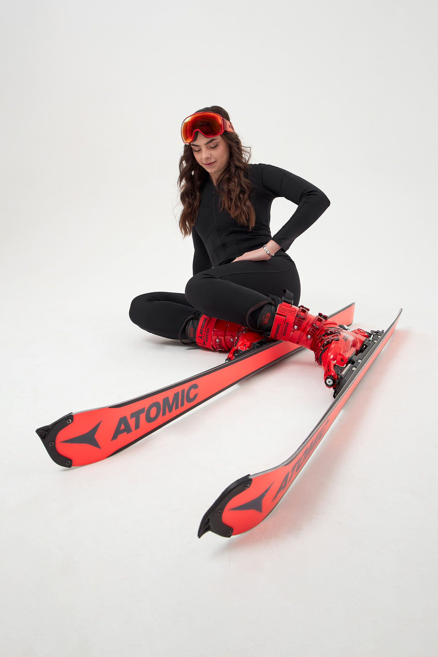 sports photography fashion photography sportsman skier mountain skiing old school red black extreme sports creative photoshoot