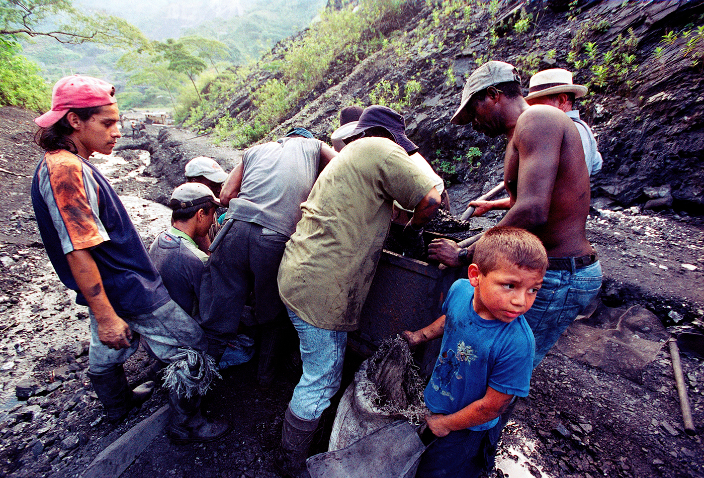 child labor colombia children Mining