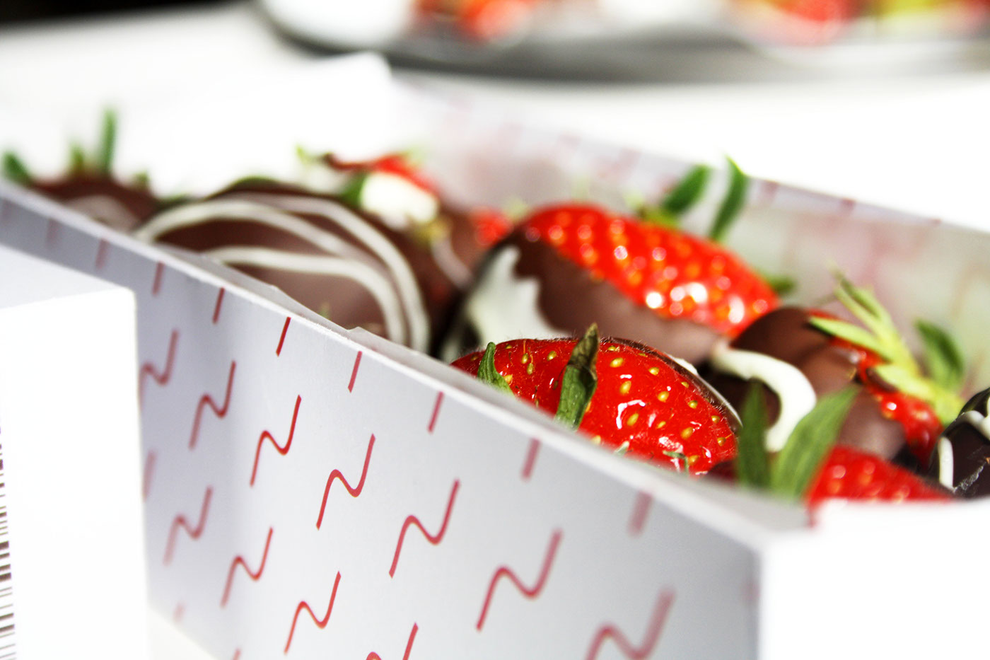 brand exam handcraft graphic Minimalism nkh Food  chocolate strawberries pattern
