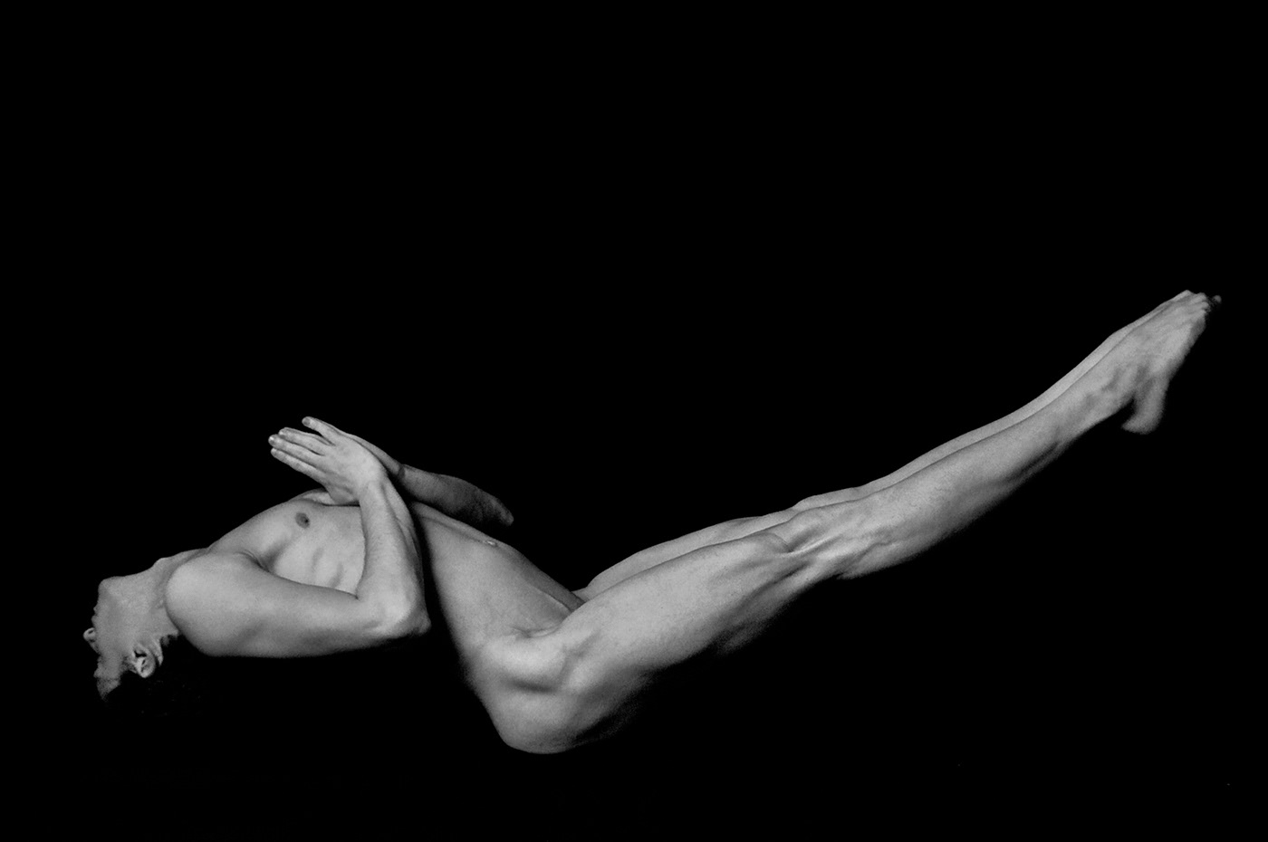 Yoga nu nude male homme corps body art noir et blanc Photographie