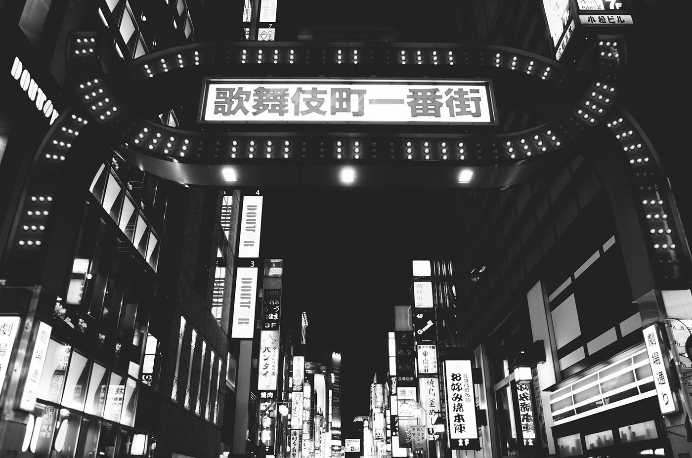japan kabukicho Shinjuku street snap