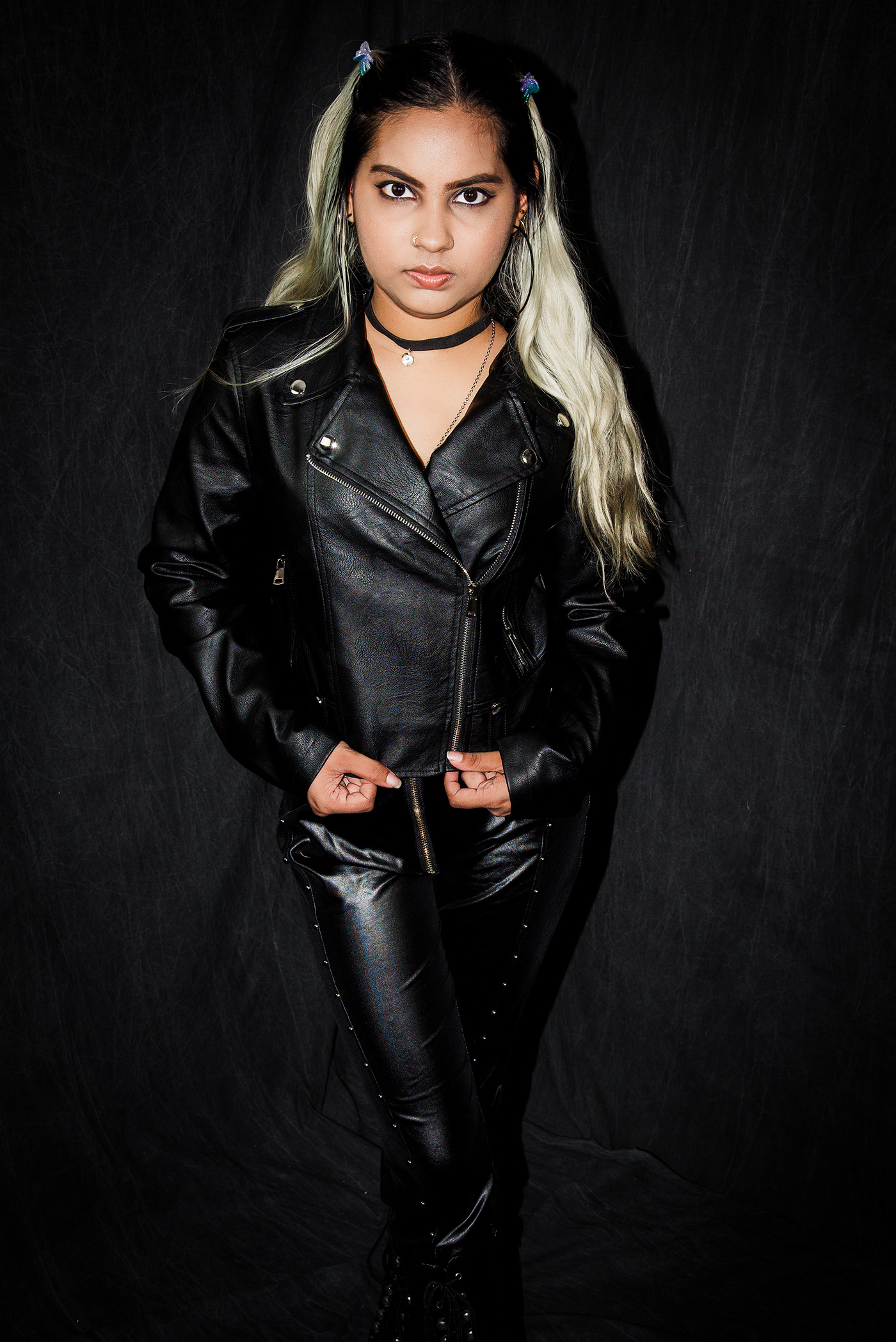 indoor portrait model photoshoot Photography  Fashion  Black Canary elegant black outfit copslay
