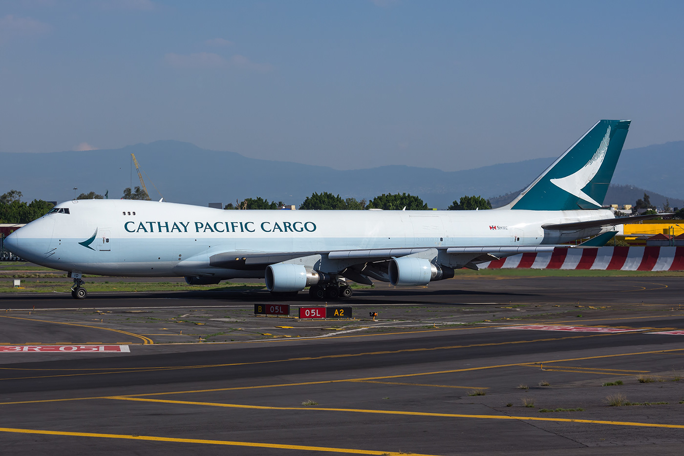 aeronave aeropuerto aviacion Boeing cathay pacific Cathay Pacific Cargo Fotografia mexico queen of the skies transporte