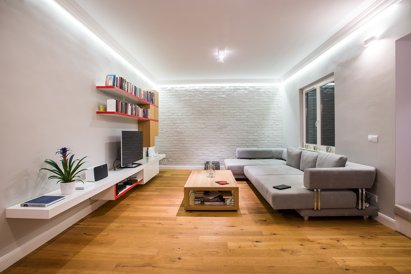 gasparbonta budapest apartment Interior wood floor Calligaris Granite
