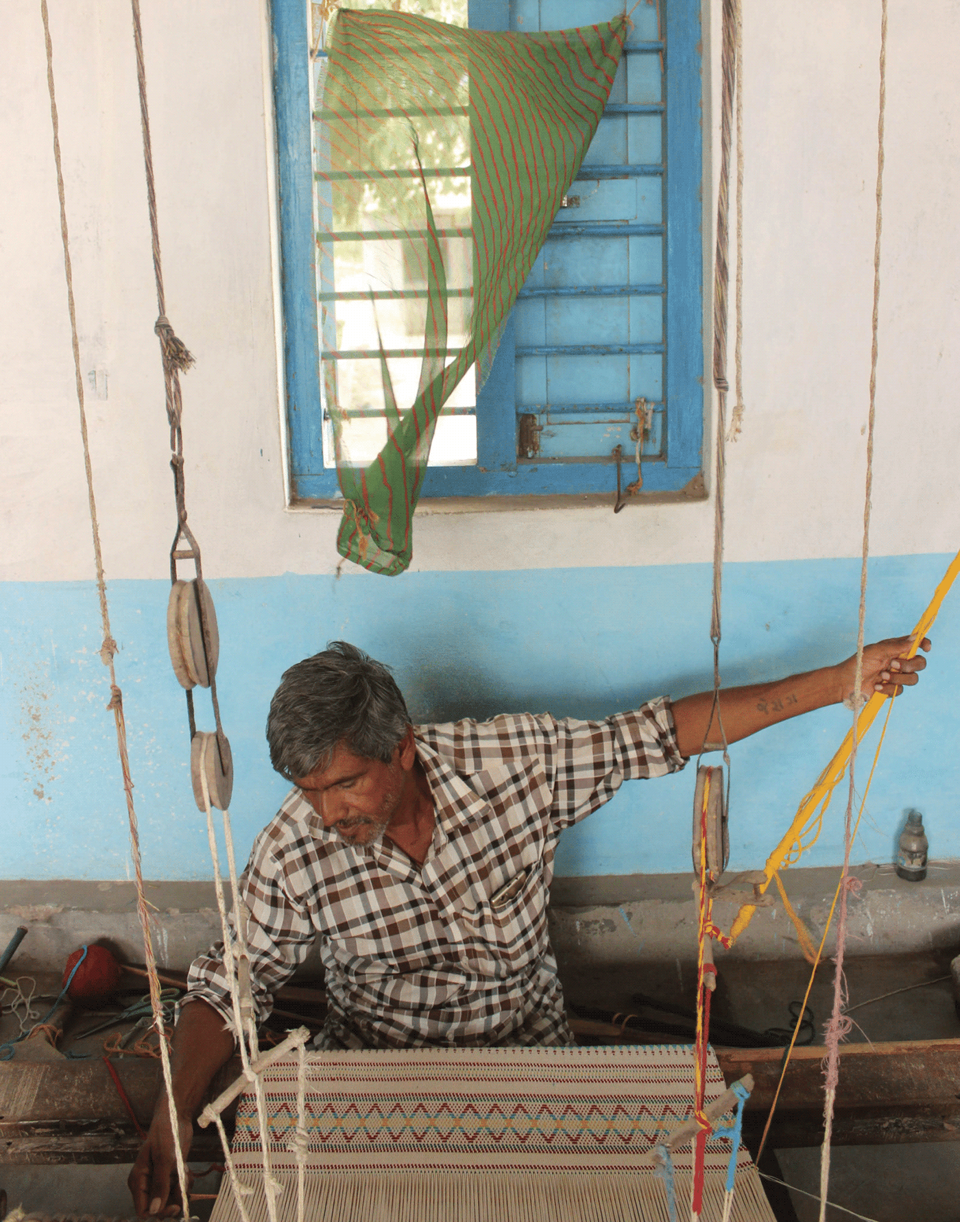 craft craftdocumentation craftresearch dchandicrafts handmade Handweaving loom niftgandhinagar textile design  Weaving Art