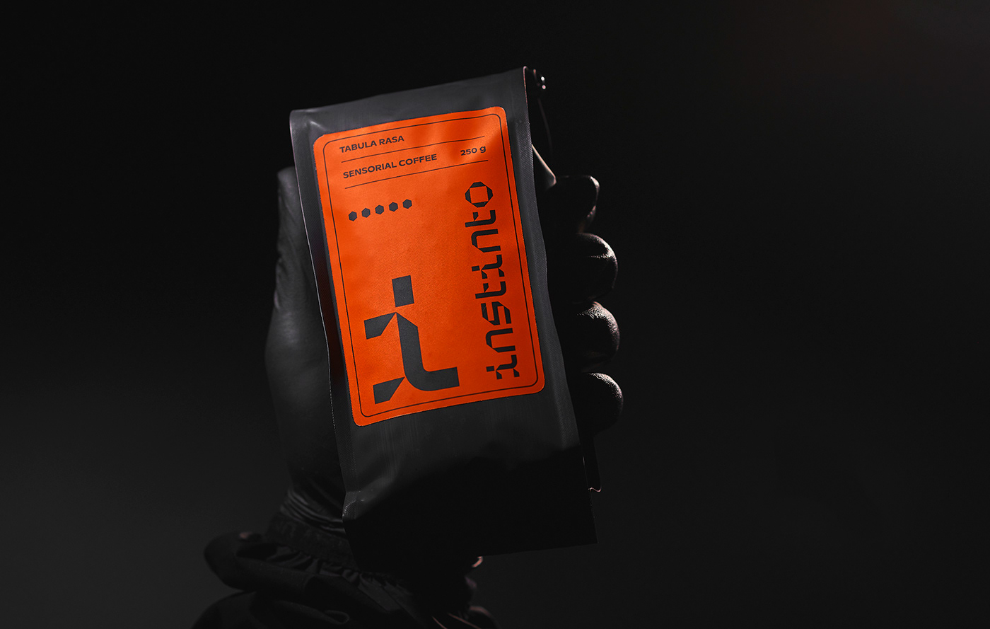 Black box branding  Coffee Ecuador Instinto intag Packaging panico White Box