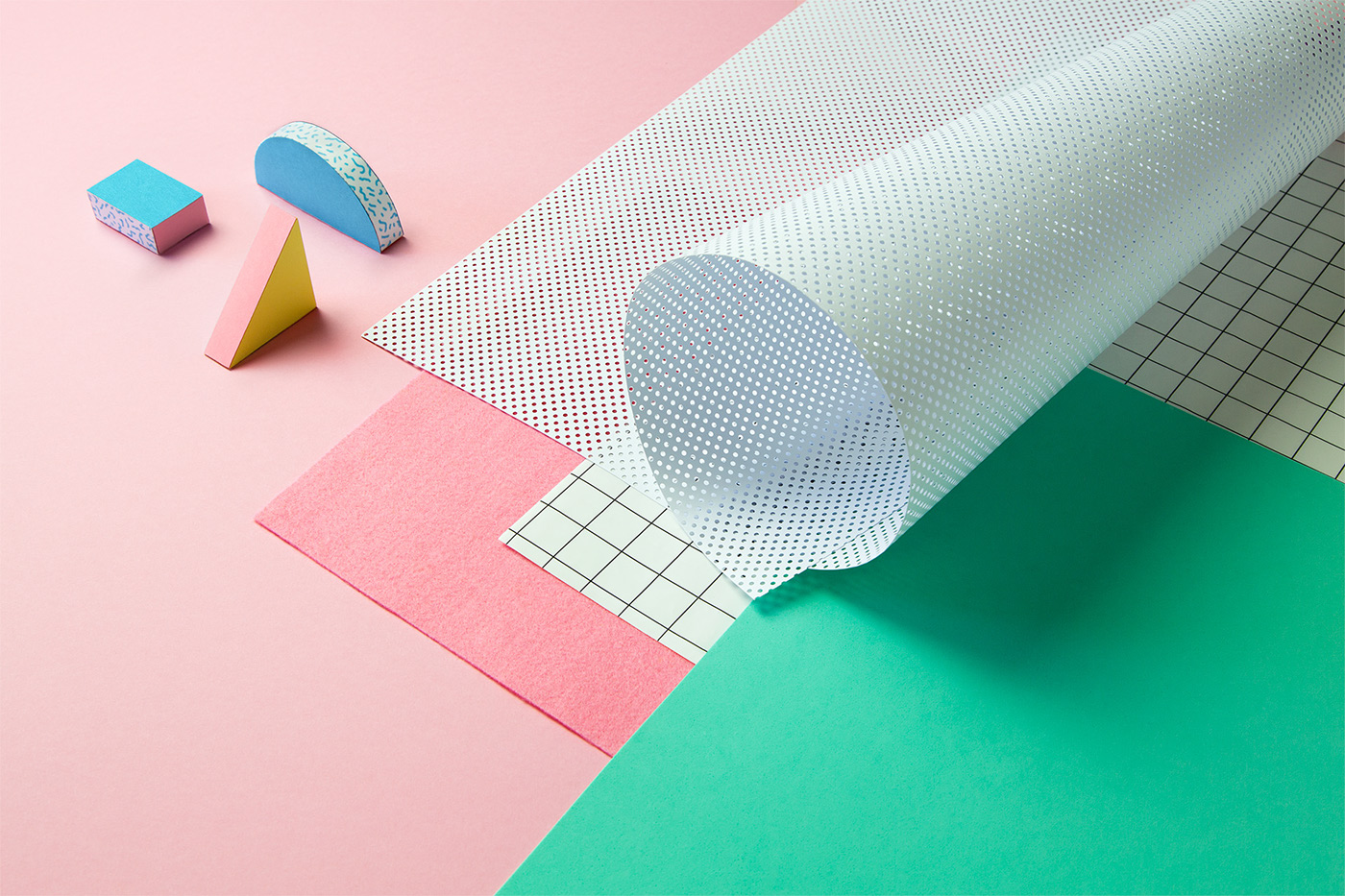 MINI papercrafts setdesign Memphis colors paper textures geométricas Scalextric cooper BMW paper crafts paper cut