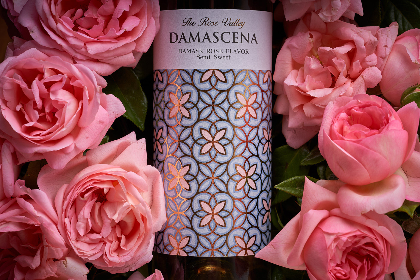 43oz Bulgarian rose damascena design studio label design Moldova Packaging pattern rose wine wine label