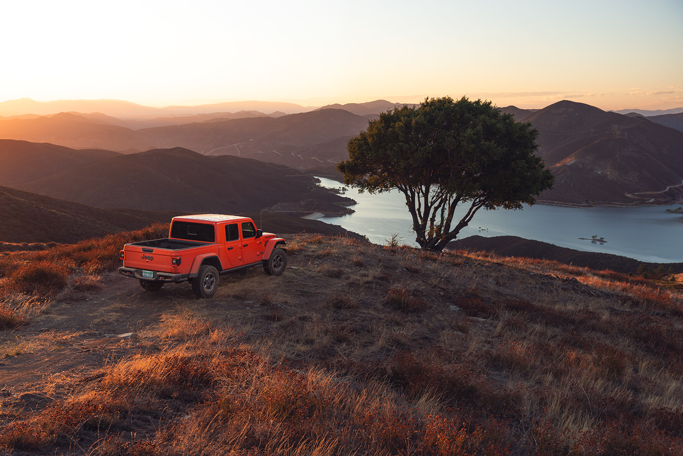 Automotive Photography retouching  broncolor jeep Gladiator off road