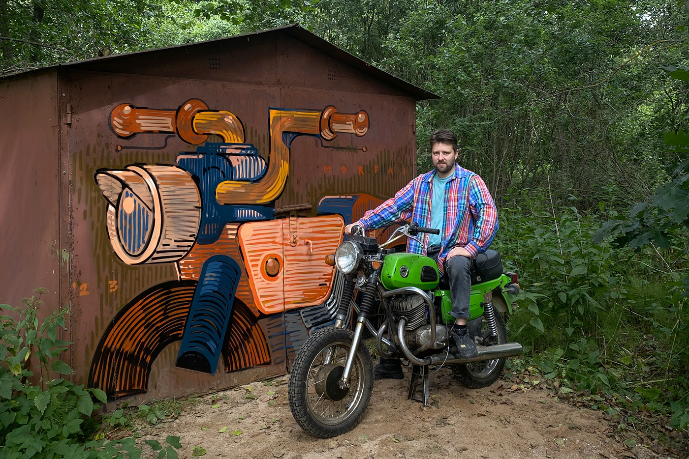 garage metal rust motorcycle motorbike Nature Mural Graffiti lines strike