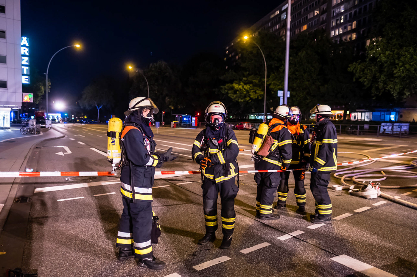 polizei lka LANDESKRIMINALAMT hamburg Grindelberg Feuerwehr Verdächtiger Gegenstand Entschärfer Staatsschutzabteilung