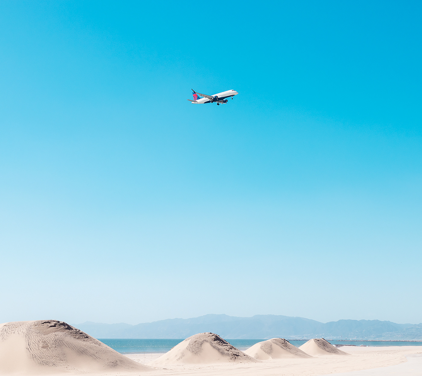 beach LAX plane airplane Ocean minimal Los Angeles Boeing air Airlines