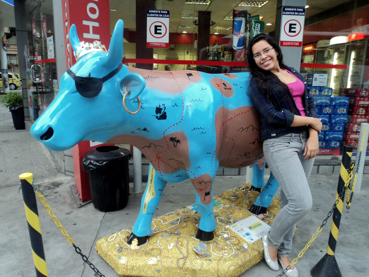 cow parade sculpture cow treasure pirate islands Rio de Janeiro Exhibition 