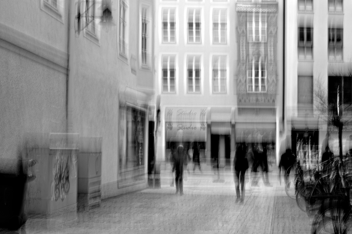 blackandwhitephotography reflections Photography  experimental photography out of focus
