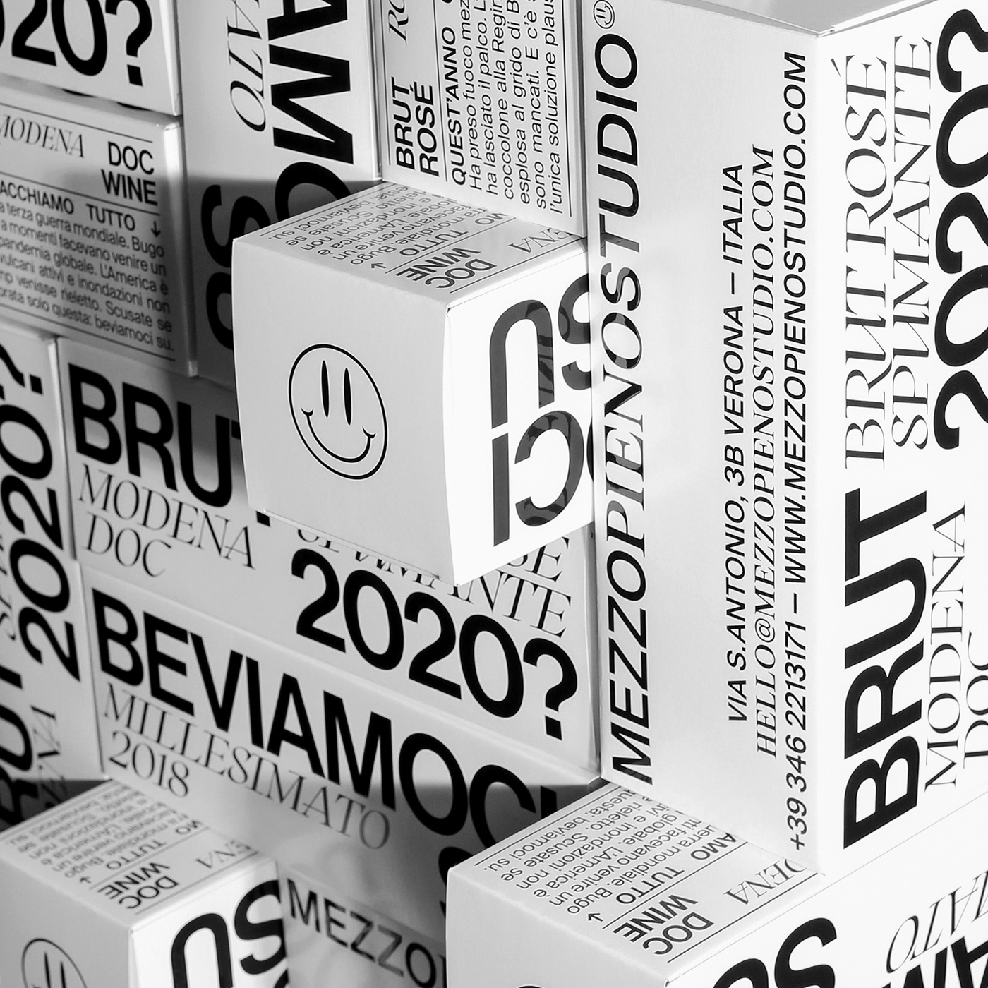 graphic design  Label label design minimal Packaging packaging design Photography  smile wine