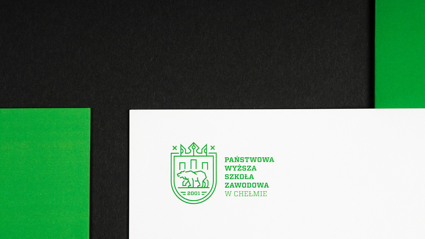 Uczelnia szkoła logo PWSZ univerity school green airforce bear white bear