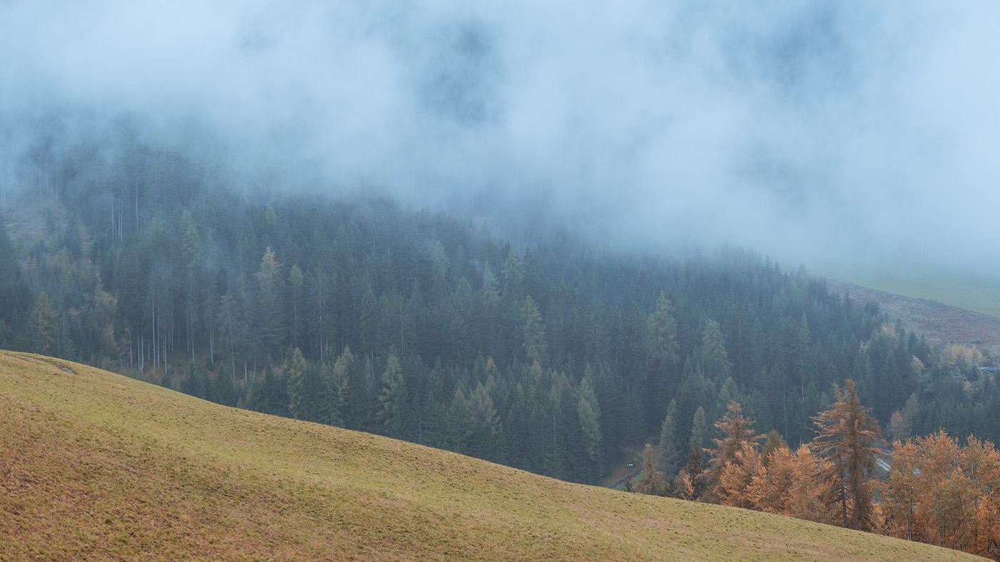 funes villnöß clouds fog south tyrol südtirol alto adige Italy italia wood forest mountain winter Nikon