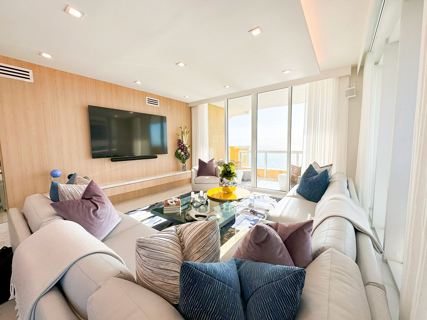colorfull interior design  master bedroom minimaldesign moderndesign upholstery