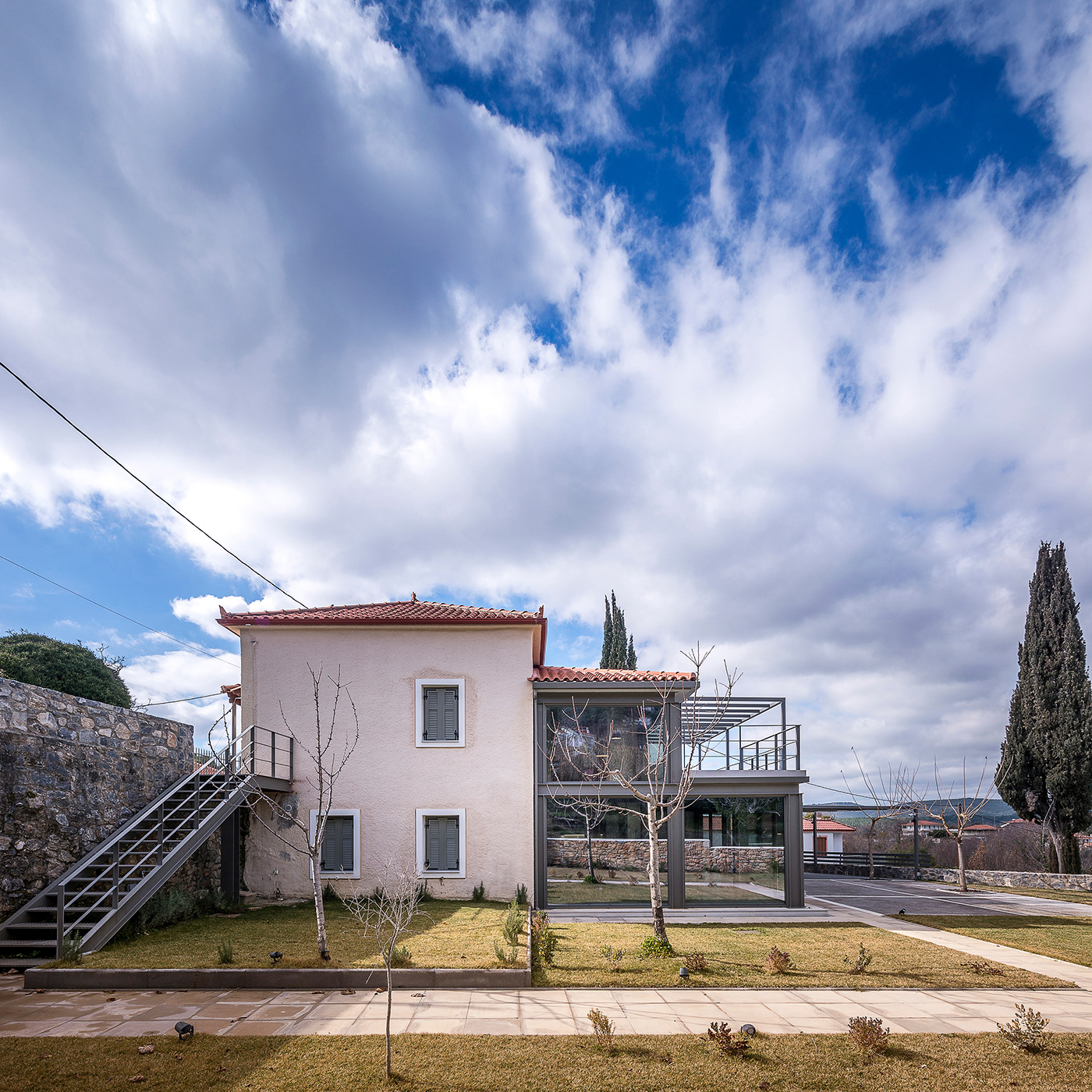 architecturalphotography architectureingreece contemporaryhouses PygmalionKaratzas spyrostzinierisarchitect vresthenahouse