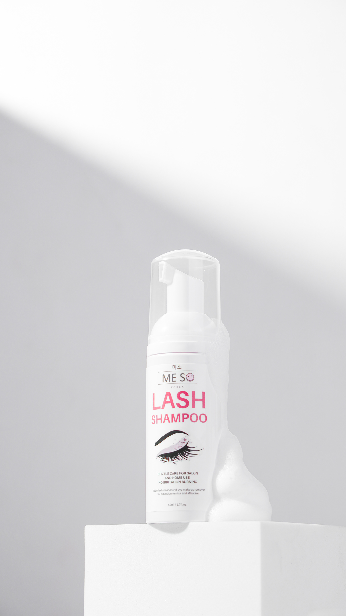 beauty eyelash Packshot photographer Photography  photoshoot product shampoo woman