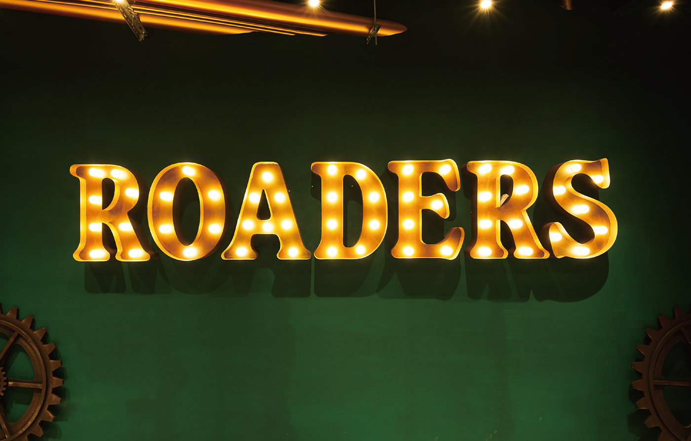 Roaders Hotel taipei visual design Logotype hotel sign yihsuanli print design 
