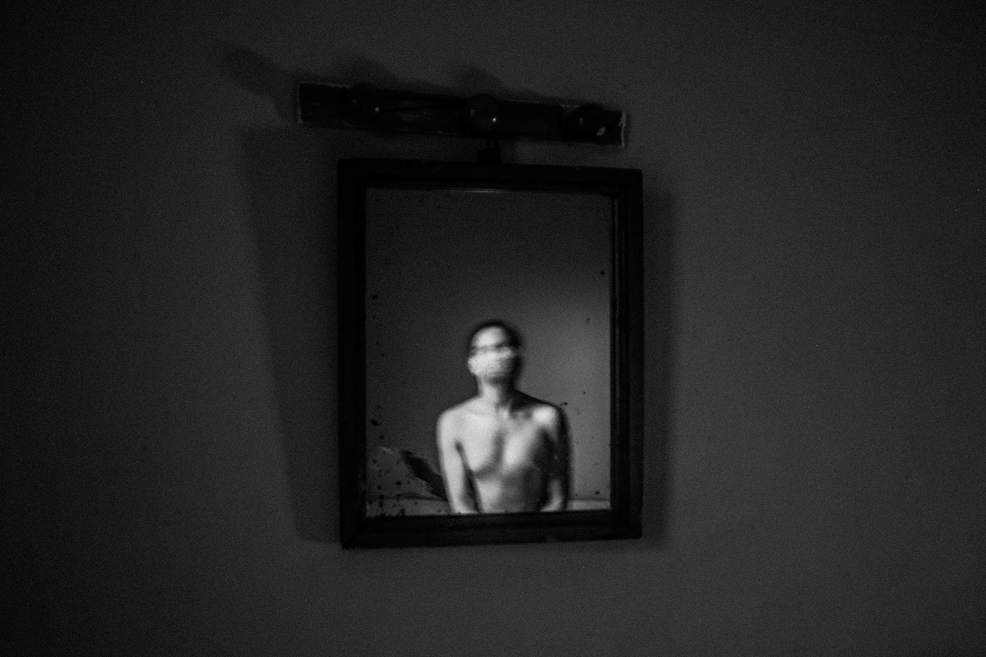 art attente autoportrait barthes black and white mise en scène Photography  reflexion Scénographie waiting