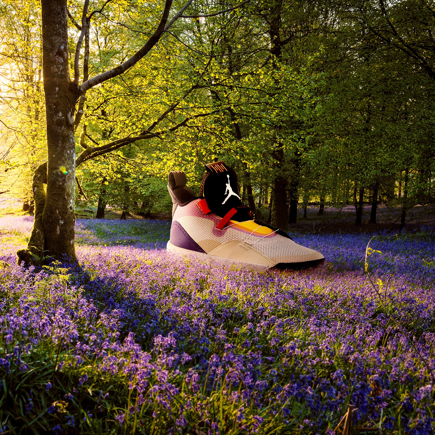 Advertising photo manipulation of sneakers Retouching and photo compositing don with Photoshop