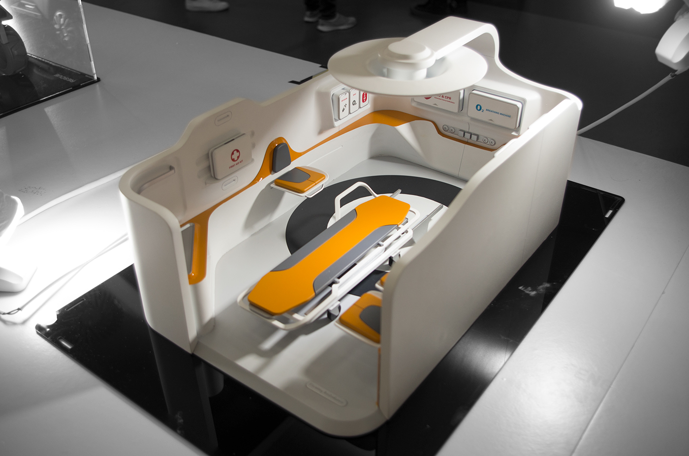 Interior ambulance first aid user experience