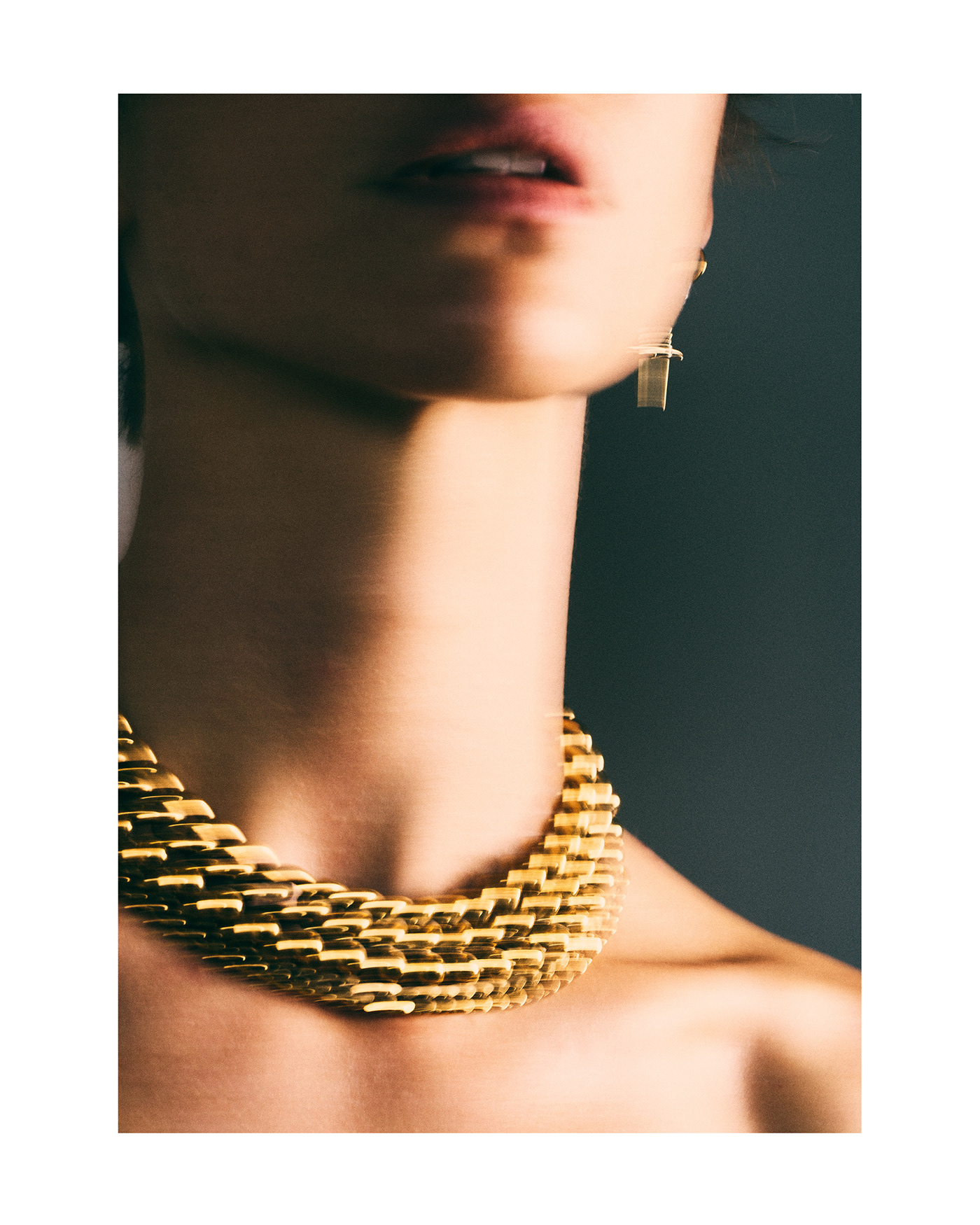 blur editorial france gold jewllery Paris photographer