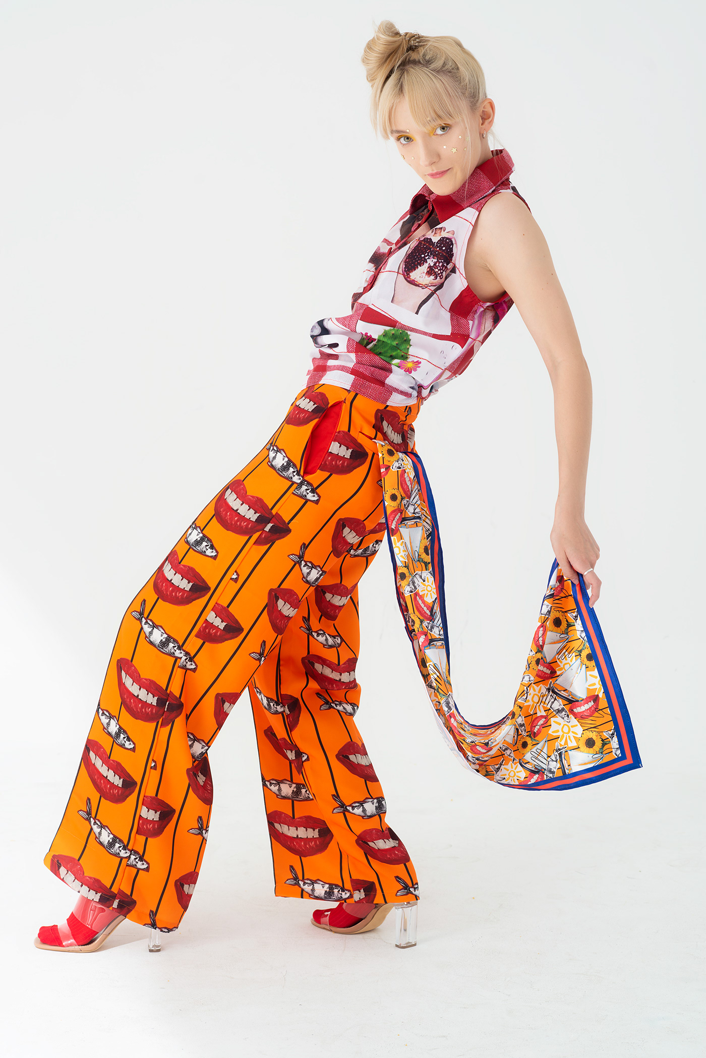 Fashion  fashiondesign hungarianfashion patterndesign textiledesign embriodery gold prints