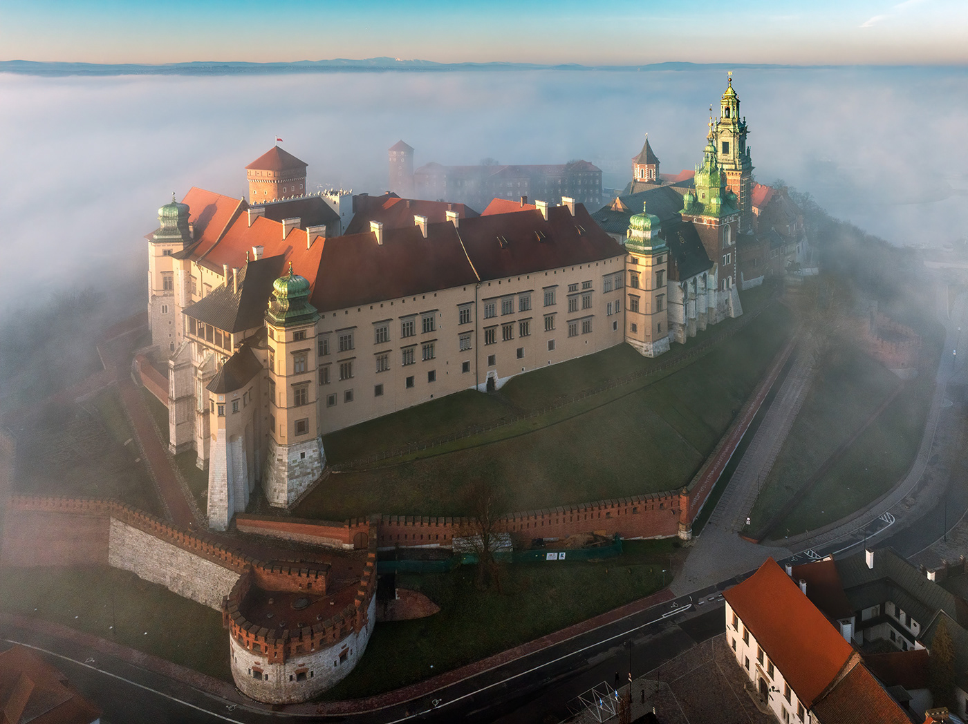 krakow Wawel Castle polska fog mist spring wiosna mgła
