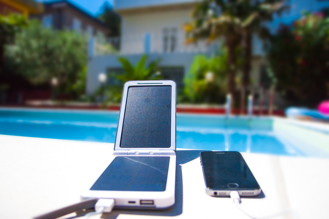Photography  lifestyle power bank XTORM photo solar energy phone battery Travel