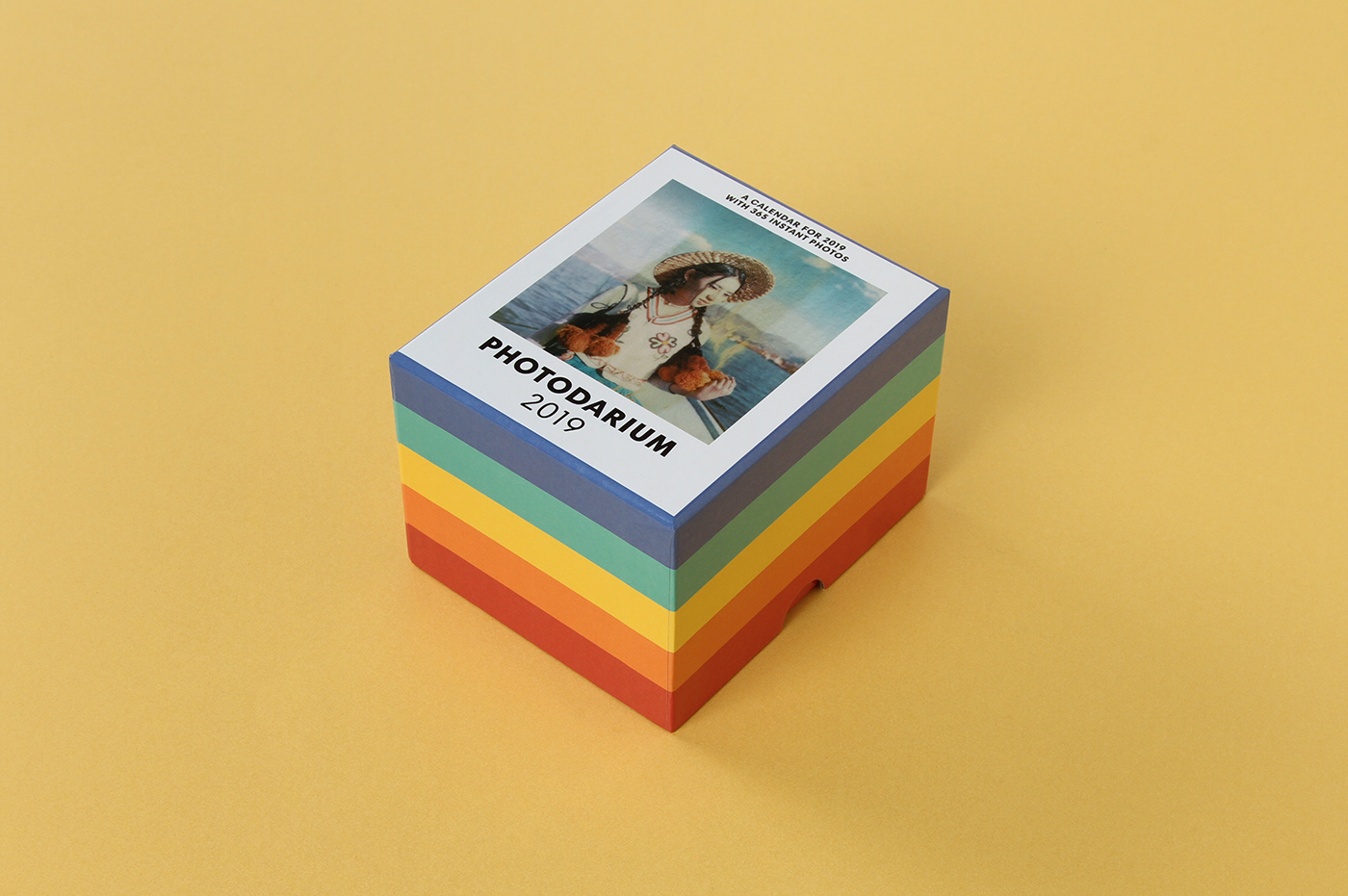 PHOTODARIUM POLAROID Original slanted Retro analog calendar 2019