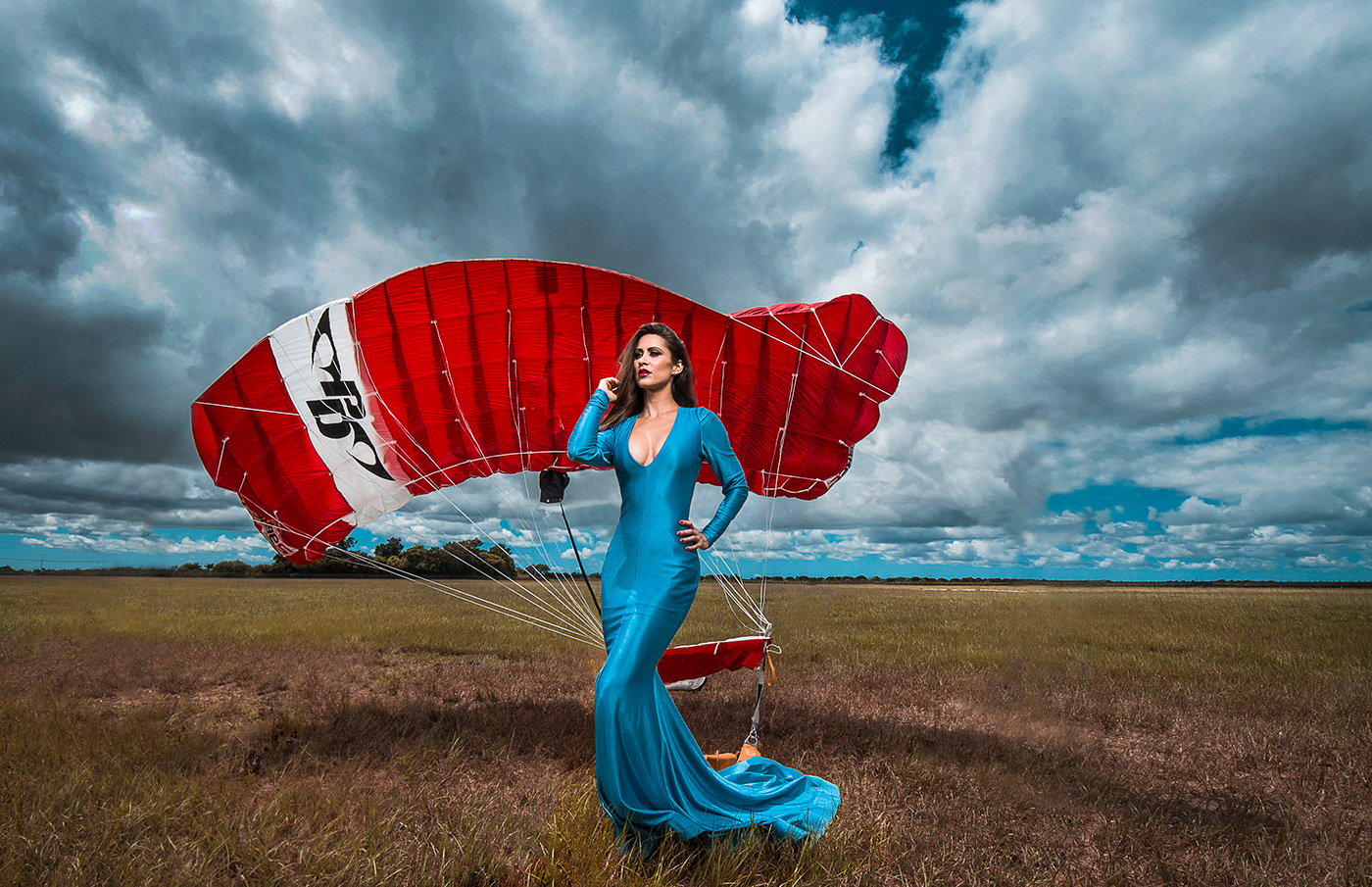 editorial miami editorial anais zanotti skydiver Parachute fashion editorial Stunt Woman bond girl