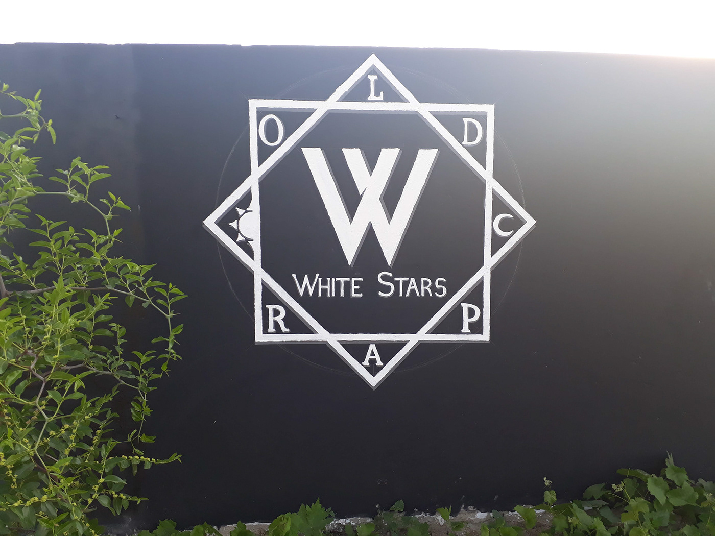 hiphop Graffiti acriliccolor art Artwall painting   logoart logo whitestar oldrap