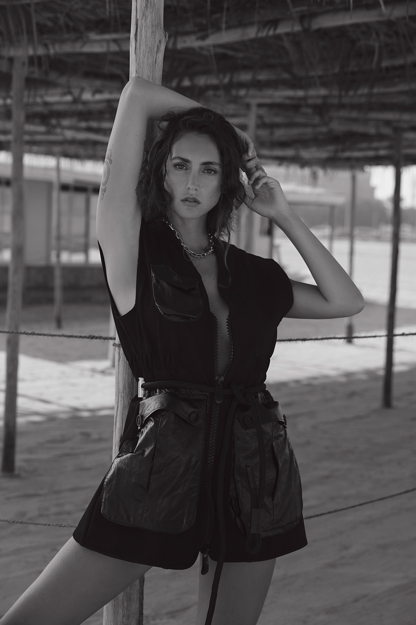 anna kanyuk beach black and white dubai editorial Fashion  julia chernih photographer topstretching анна канюк