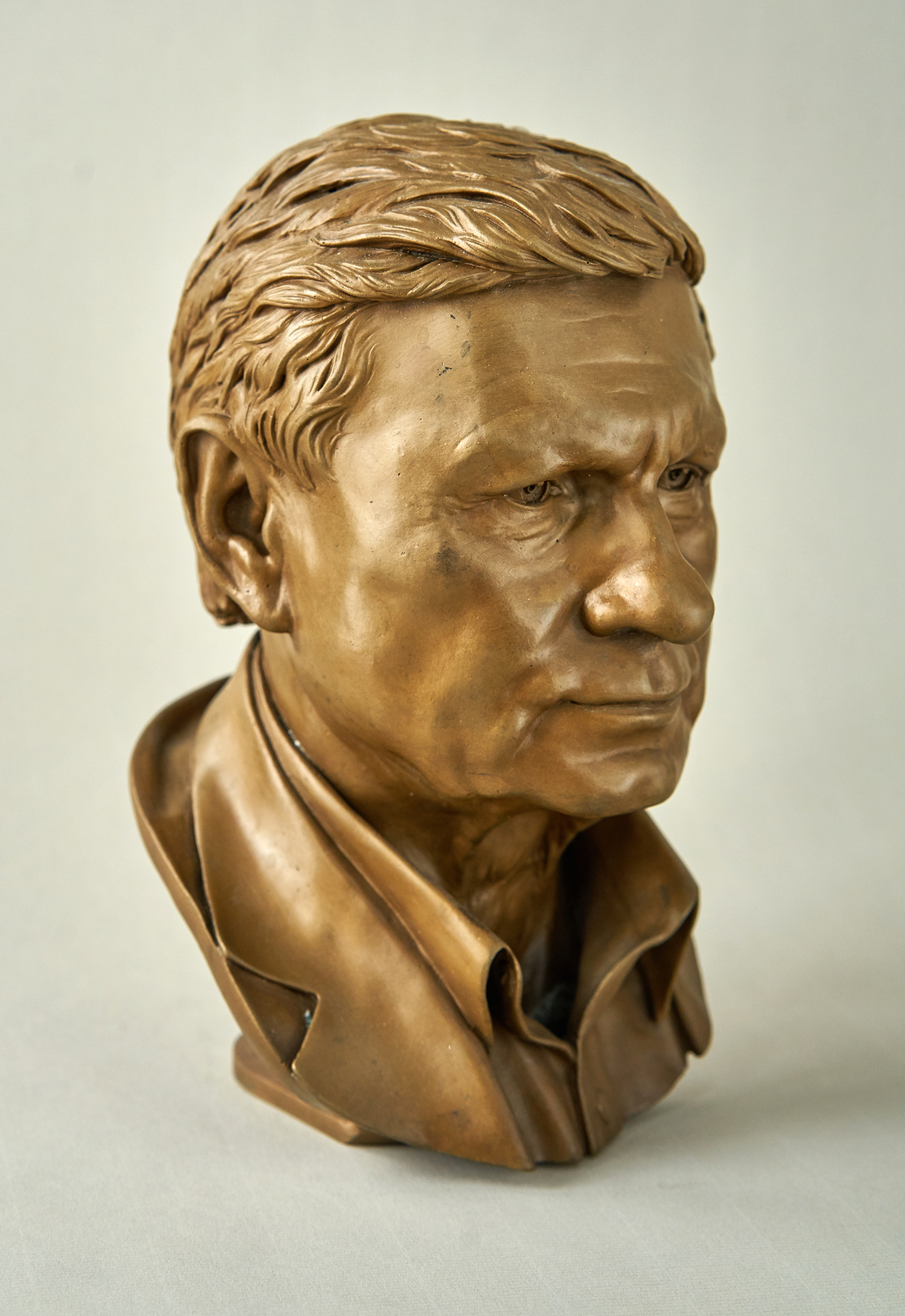 sculpture Piotr Lesniak portrait Leszek Balcerowicz