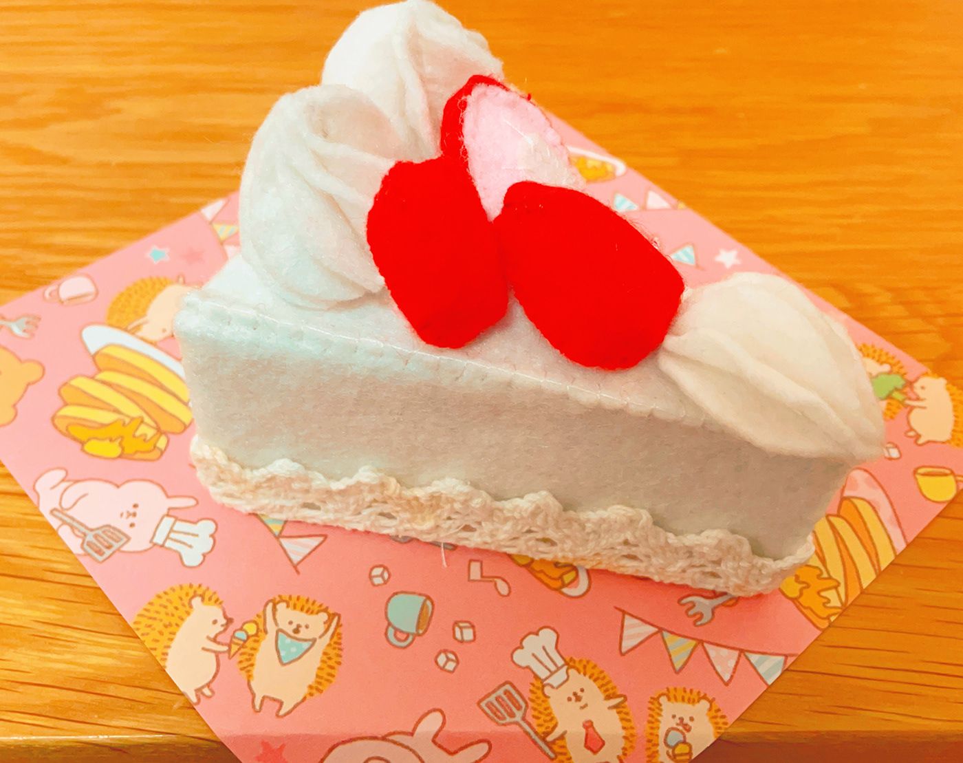 craft felted sewing strawberry cake