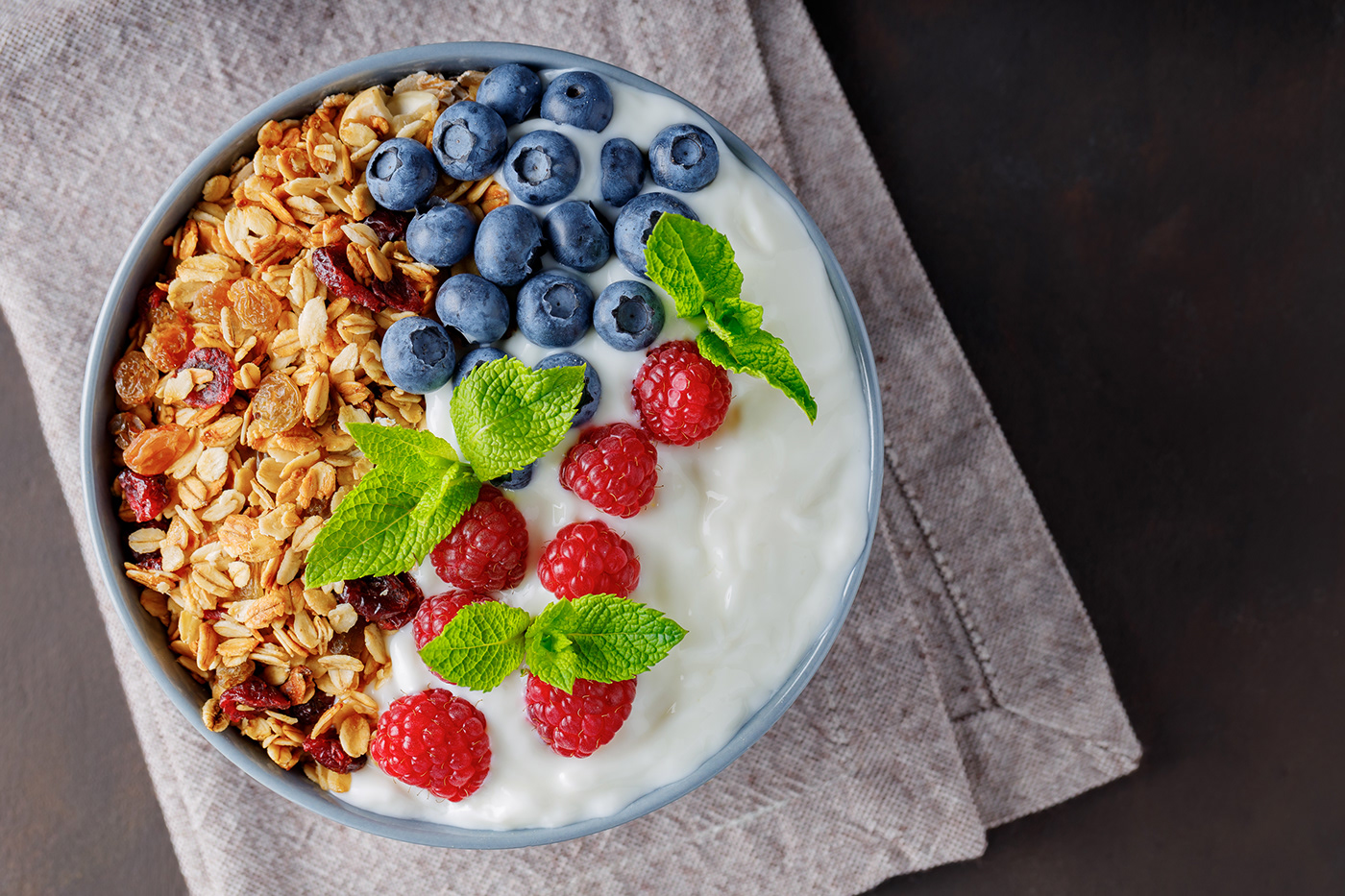 granola yogurt berry breakfast healthy food raspberry muesli Dairy Product Oatmeal diet