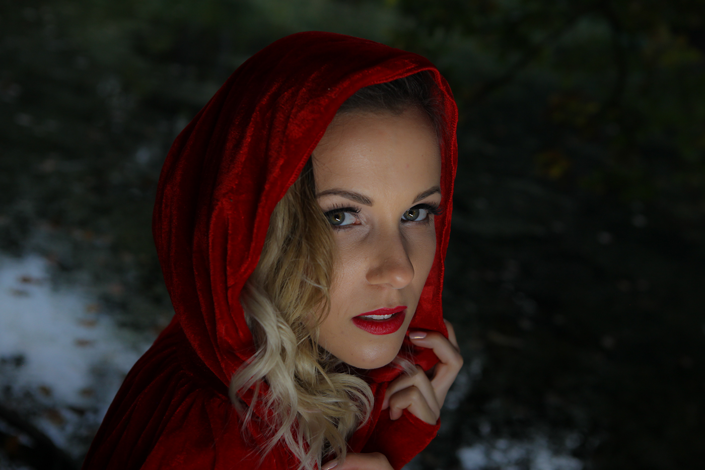 redridinghood red cape photo shoot forest Girl alone model Canon Photography  innocence tale portfolio Portraiture