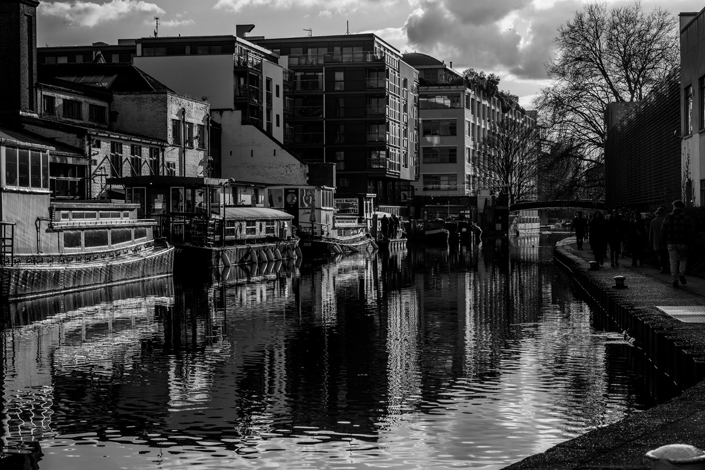 London regent's canal Photography  photographer Shane Aurousseau Waterways & Canals travel photography narrowboat canal canoes