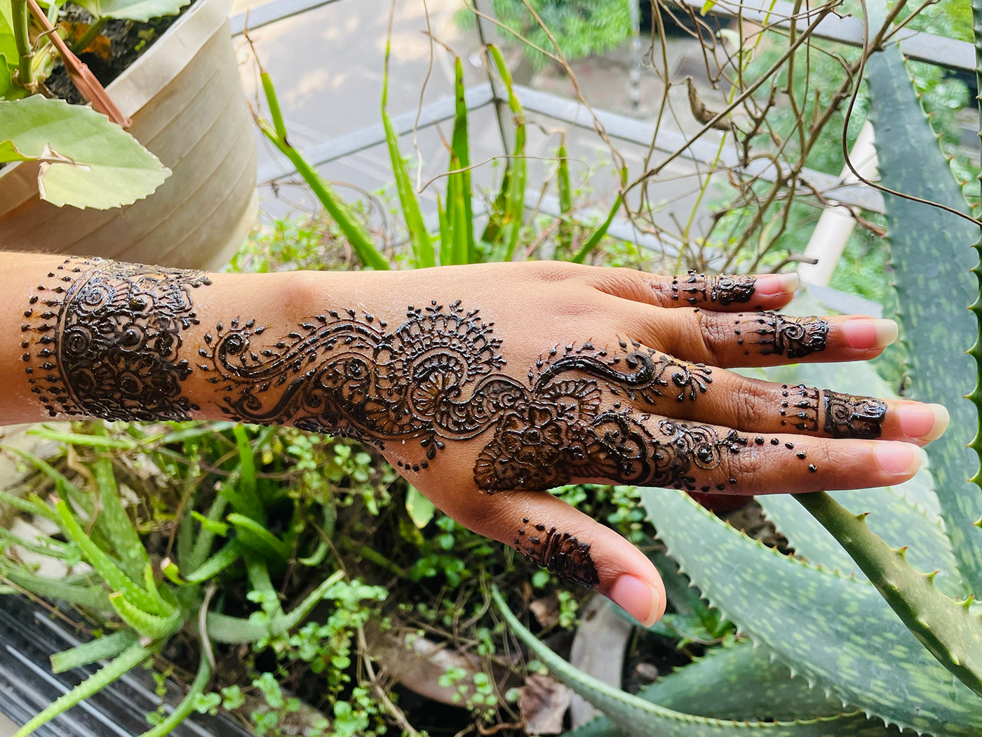 henna mehendi арт design hand paint hand craft craft traditional Ethnic fusion contemporary Drawing  Mandala floral Flowers