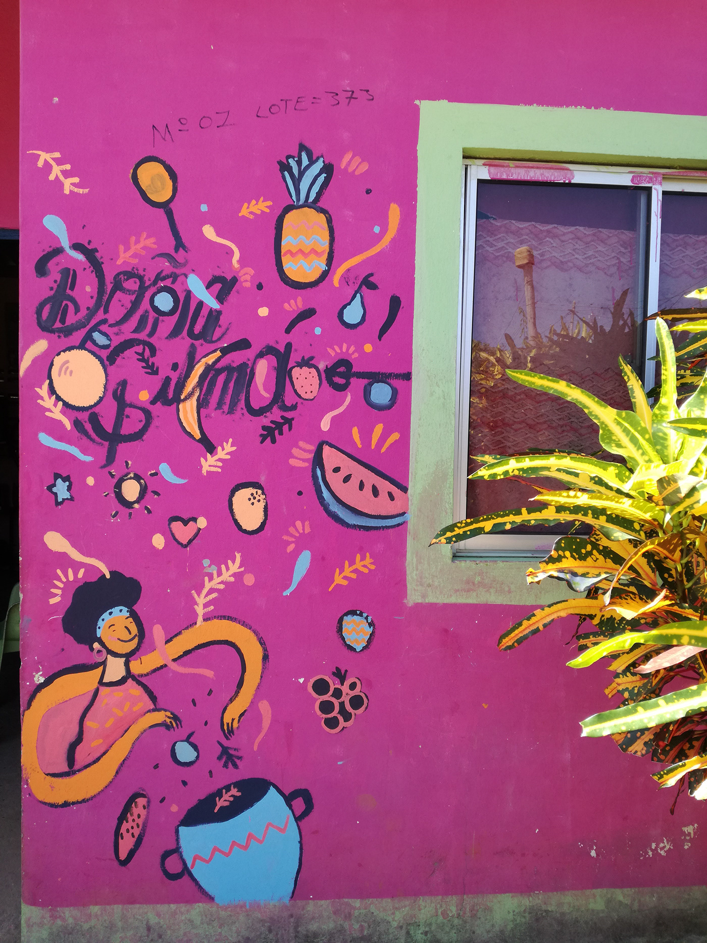 Graffiti Mural niños comunidad Costa la libertad colombia colores Mtn94 solo libertá