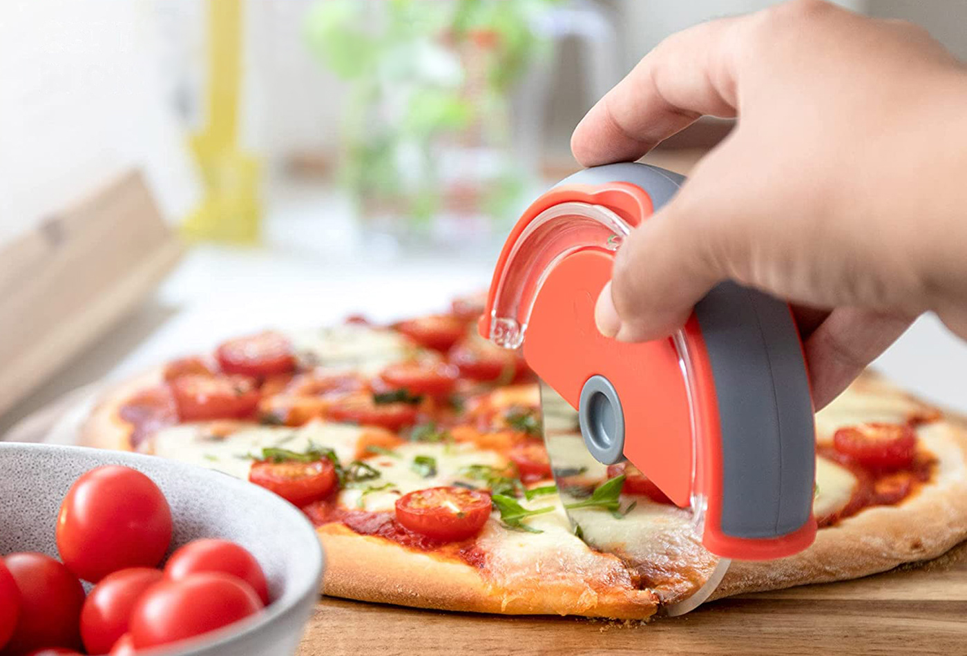 3D 3d modeling gifts industrial design  kitchen kitchen gadgets Pizza Cutter pizza cutter wheel product design  rendering